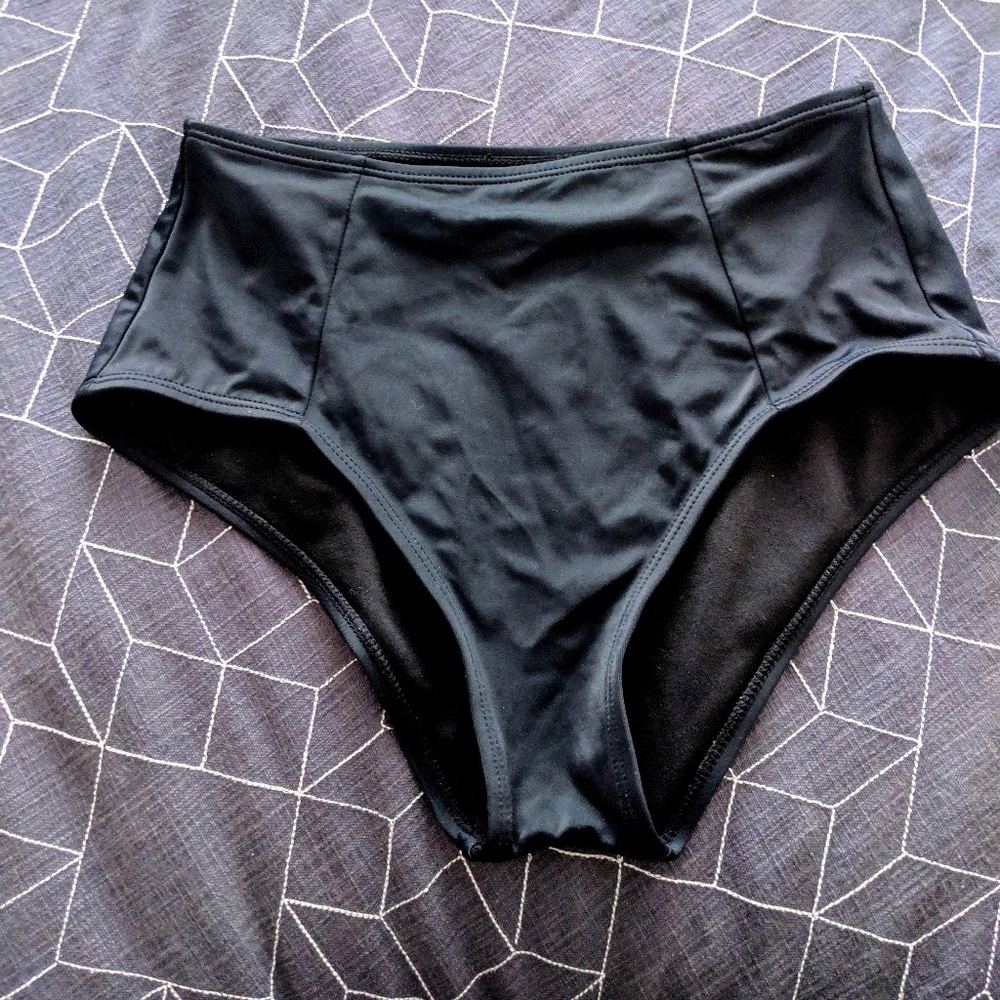 NWOT LA Hearts bikini bottoms